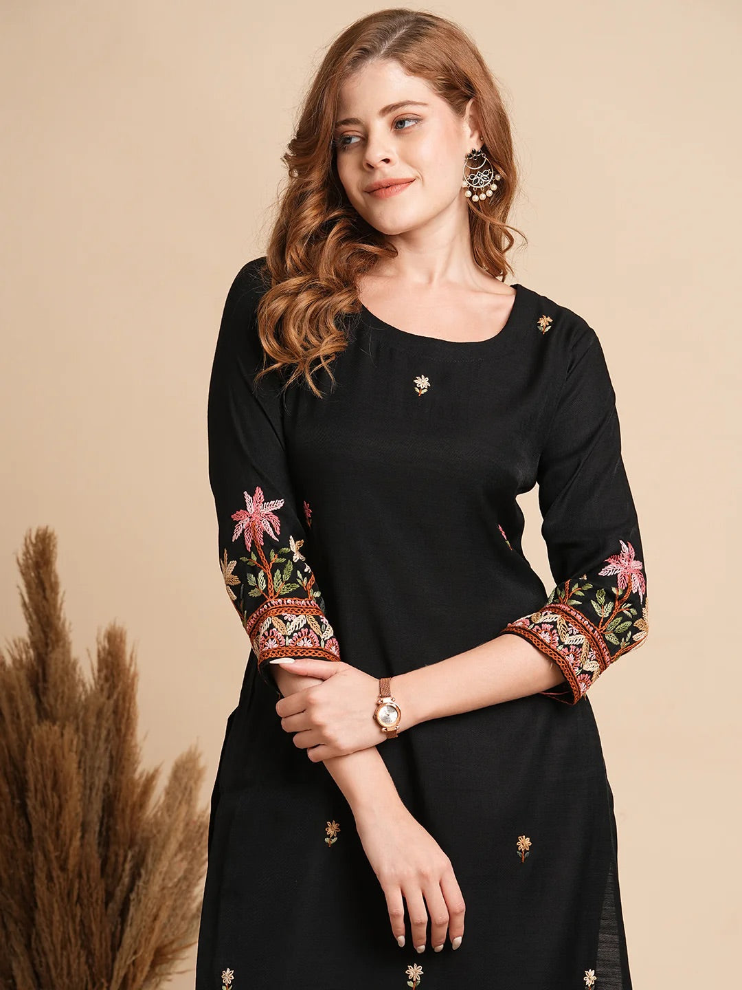 Floral Hand Embroidered Straight Fit Kurta - Black