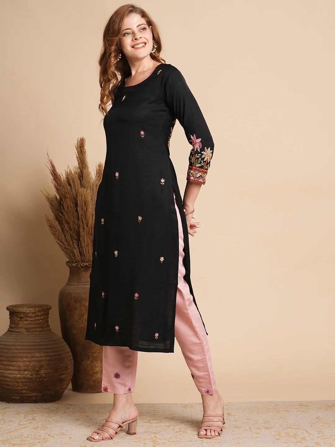 Floral Hand Embroidered Straight Fit Kurta - Black