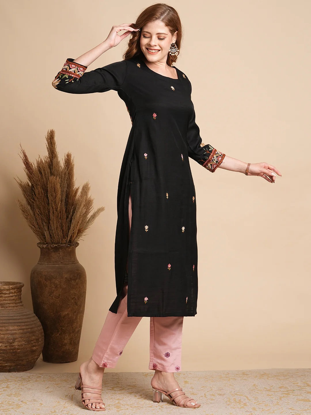 Floral Hand Embroidered Straight Fit Kurta - Black