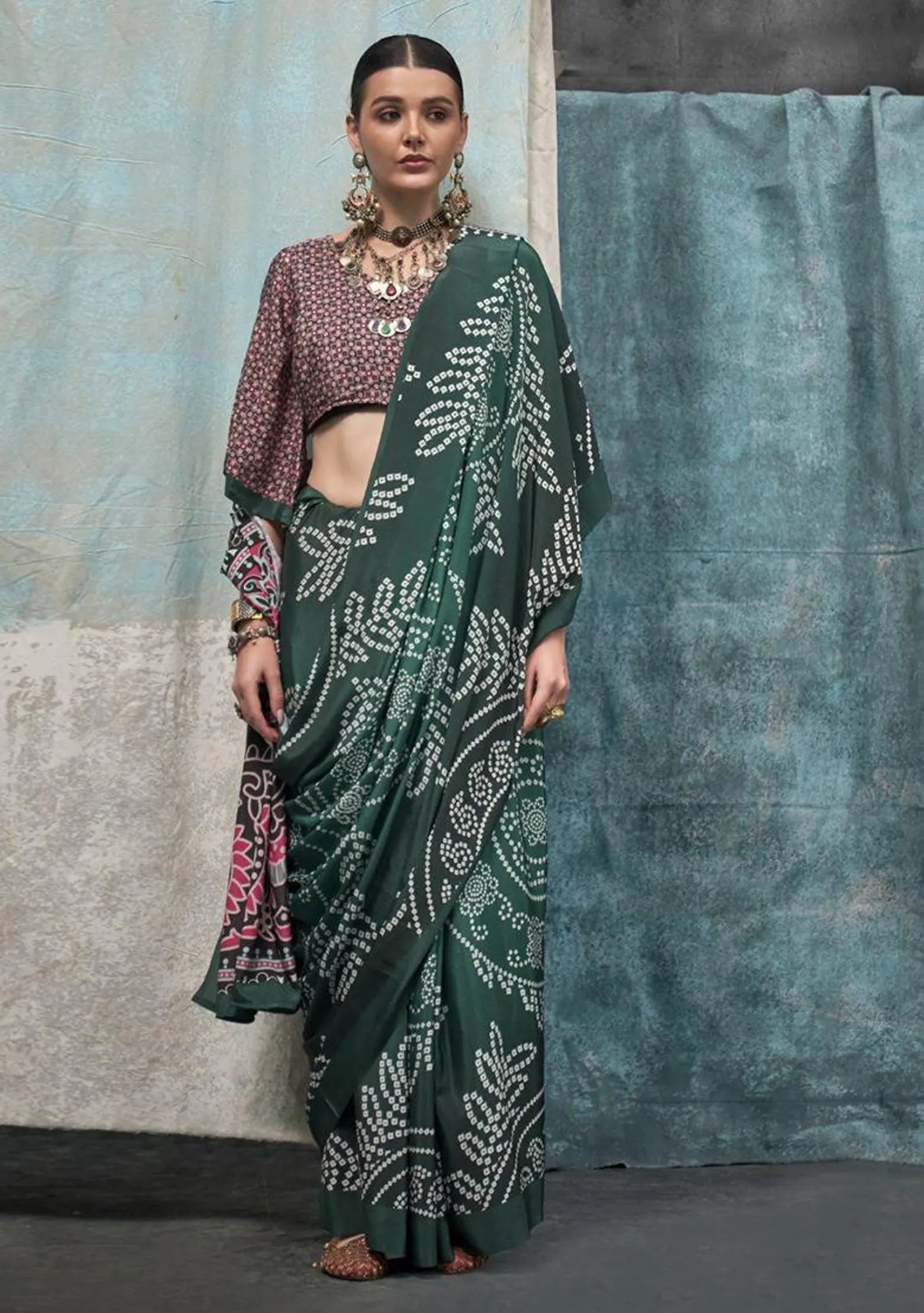 Green Printed Crepe Saree: Lightweight Elegant Ethnic Wear