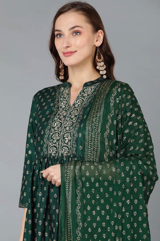 Emerald Green Kurta Set: Gold Foil Print Silk Blend Dupatta