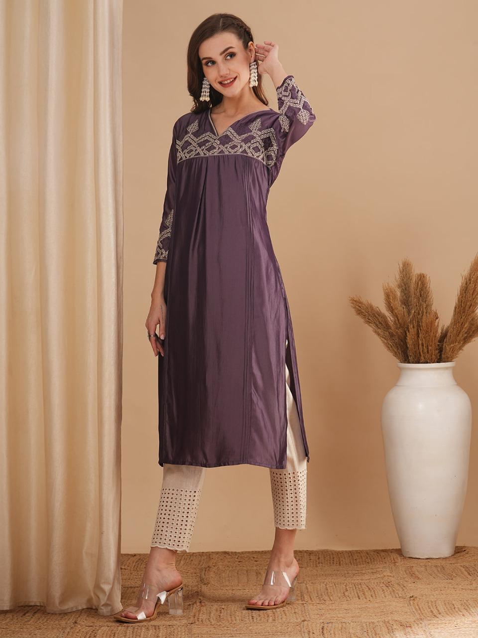 Purple Muslin Silk Kurta: Embroidered Ethnic Tunic