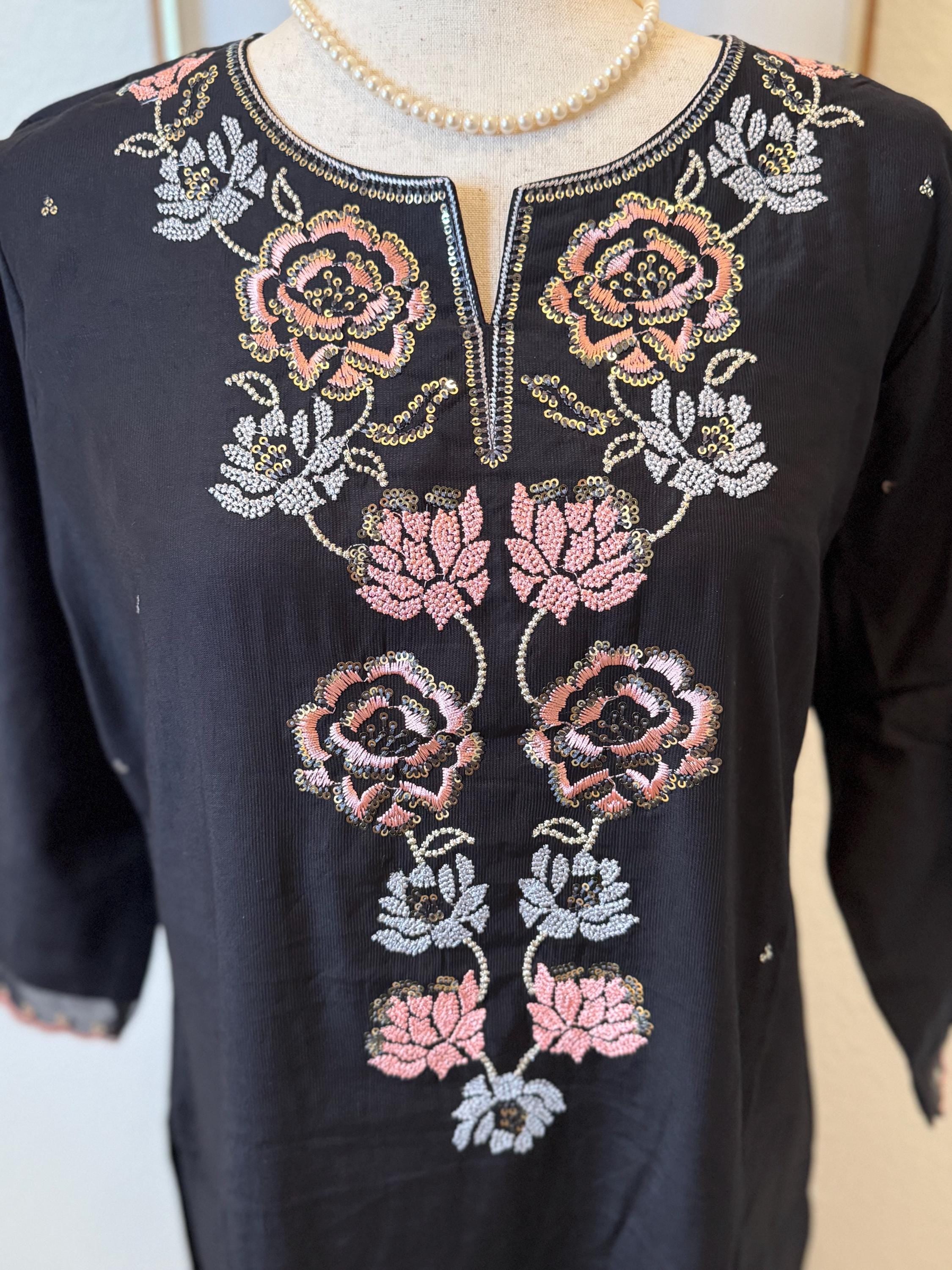 Black Embroidered Kurta Set With Organza Dupatta