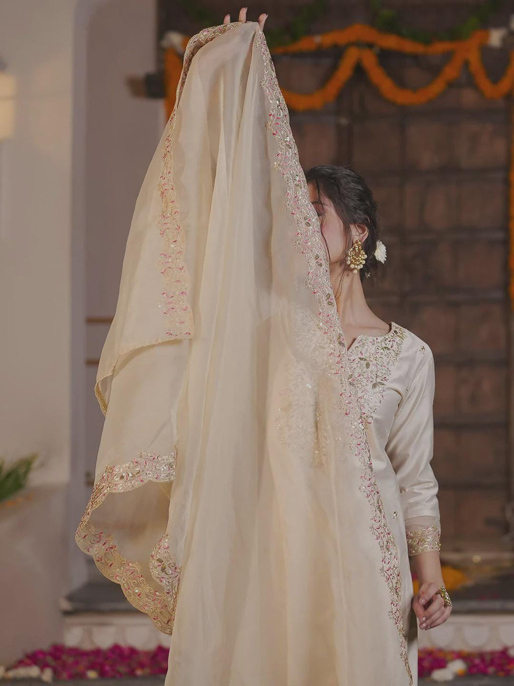 Off-White Embroidered Kurta Set With Organza Dupatta