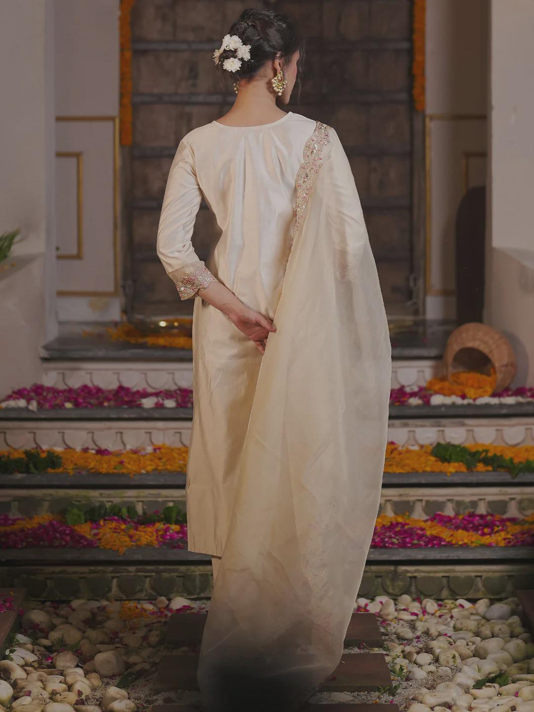 Off-White Embroidered Kurta Set With Organza Dupatta