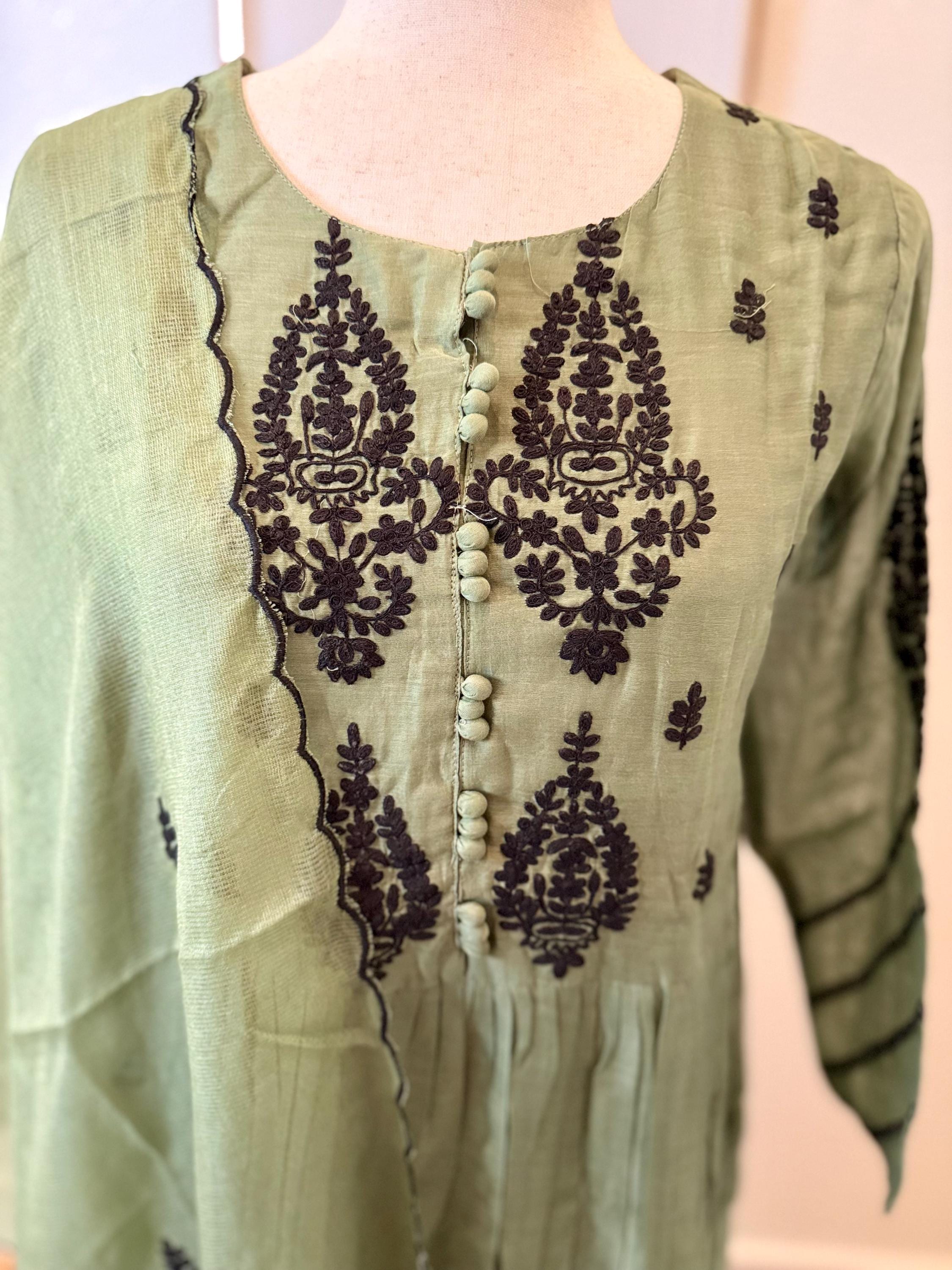 Hand Embroidered Mul Chanderi Suit: Green Kurti with Kota Dupatta