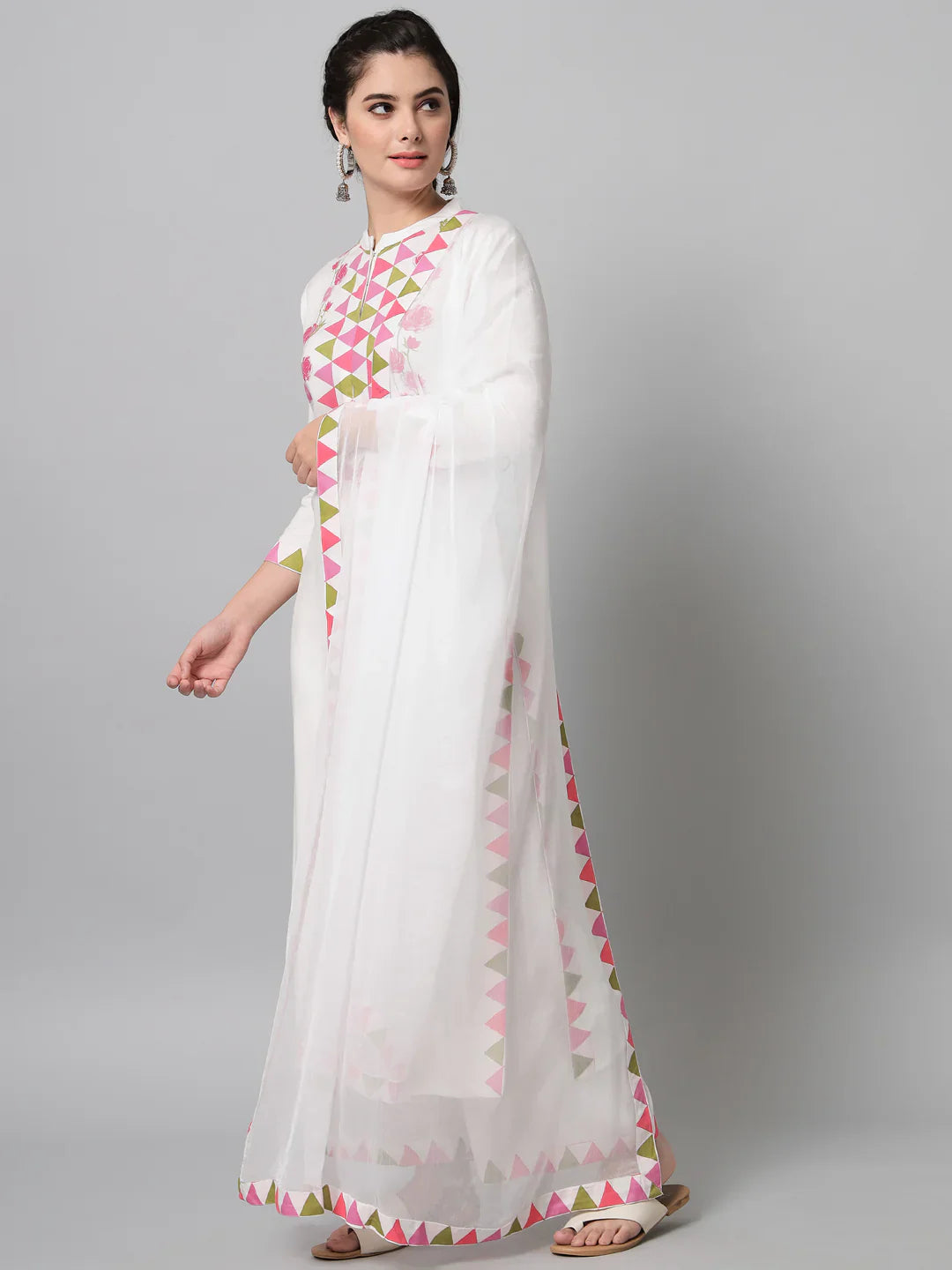White Georgette Embroidered Kurta Set with Dupatta